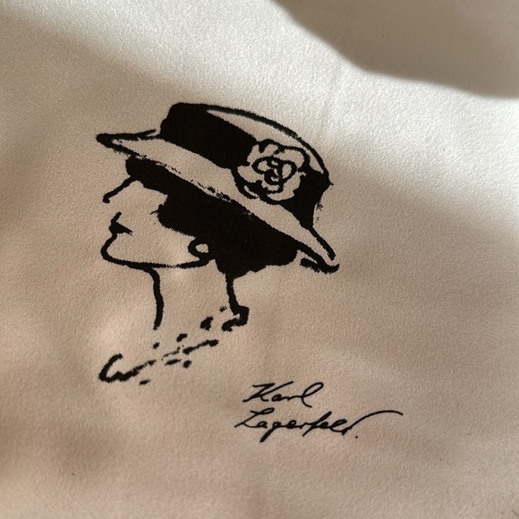 New Chanel Prescision GWP with Crossbody Dust Bag - Picture 4 of 11